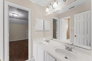 2218 Cypress Run Dr, Sugar Land, TX 77478 - Photo 15