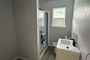 342 Hoffman St, Houston, TX 77020 - Photo 9
