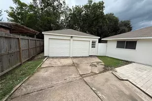 2206 Round Lake Dr, Houston, TX 77077 - Photo 15