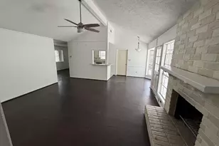 2206 Round Lake Dr, Houston, TX 77077 - Photo 9