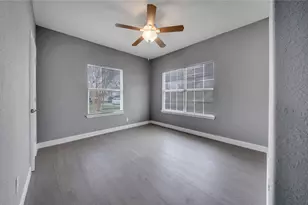 8214 Peekskill Ln, Houston, UT 77075 - Photo 11