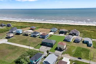 172 Ocean View Dr Dr, Crystal Beach, TX 77650 - Photo 5