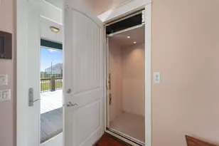172 Ocean View Dr Dr, Crystal Beach, TX 77650 - Photo 19
