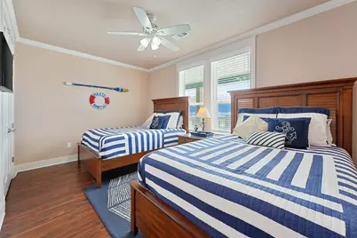 172 Ocean View Drive Drive, Crystal Beach, TX 77650 - Photo 13