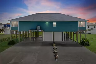 172 Ocean View Dr Dr, Crystal Beach, TX 77650 - Photo 1