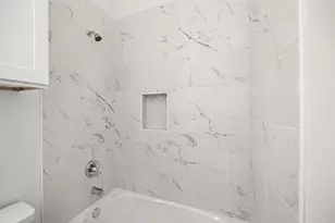 1546 Lombardy St, Houston, TX 77023 - Photo 11