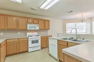 5329 Morgan Oak Dr, Alvin, TX 77511 - Photo 7