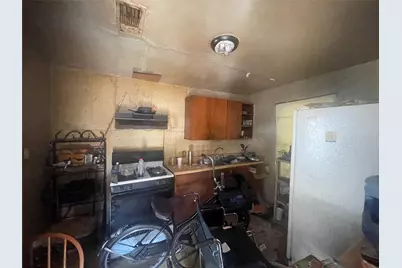 4854 Clover Street, Houston, TX 77033 - Photo 5