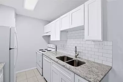 2750 Holly Hall Street #510, Houston, TX 77054 - Photo 7