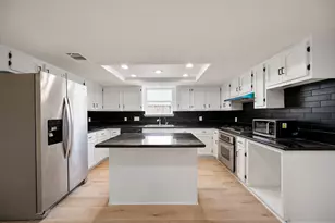 3835 Green Crest Dr, Houston, TX 77082 - Photo 7