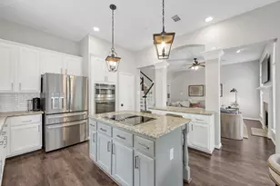 31 E Amberglow Cir, The Woodlands, TX 77381 - Photo 17