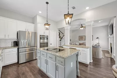 31 E Amberglow Circle, The Woodlands, TX 77381 - Photo 17