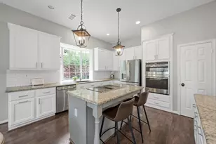 31 E Amberglow Cir, The Woodlands, TX 77381 - Photo 19