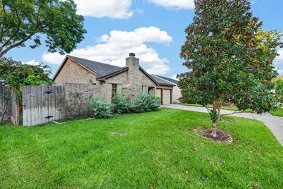 3107 Pecan Point Drive, Sugar Land, TX 77478 - Photo 3