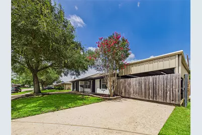 3205 Village Lane, Deer Park, TX 77536 - Photo 3