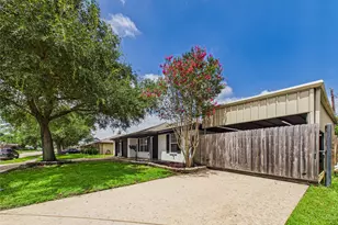 3205 Village Ln, Deer Park, TX 77536 - Photo 3