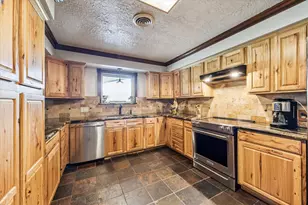 603 Terri Ln, Pinehurst, TX 77362 - Photo 13