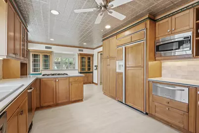 2610 Gerol Court, Galveston, TX 77551 - Photo 9