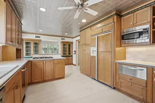 2610 Gerol Ct, Galveston, TX 77551 - Photo 9