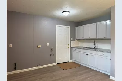 8010 Roswell Street #3, Houston, TX 77022 - Photo 5