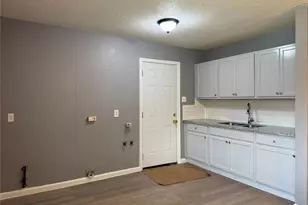 8010 Roswell St, Houston, TX 77022 - Photo 5