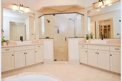 2217 Nantucket Drive, Houston, TX 77057 - Photo 17