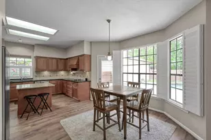2 S Duskwood Pl, The Woodlands, TX 77381 - Photo 7