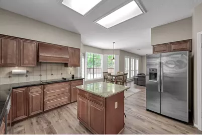 2 S Duskwood Place, The Woodlands, TX 77381 - Photo 11