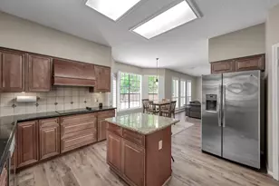 2 S Duskwood Pl, The Woodlands, TX 77381 - Photo 11