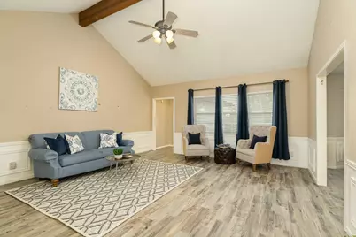 204 Corkwood Street, Lake Jackson, TX 77566 - Photo 5