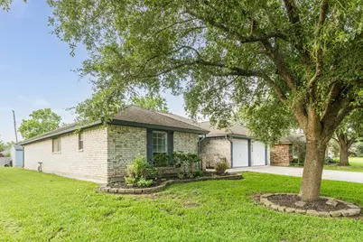 204 Corkwood Street, Lake Jackson, TX 77566 - Photo 3