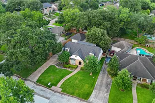 1507 Ashford Pkwy, Houston, TX 77077 - Photo 3