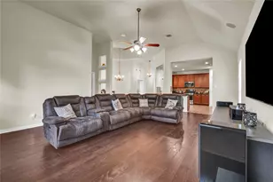 108 Woodridge Xing, Clute, TX 77531 - Photo 11