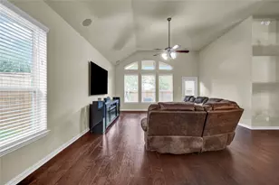 108 Woodridge Xing, Clute, TX 77531 - Photo 13