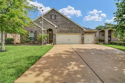 108 Woodridge Crossing, Clute, TX 77531 - Photo 1