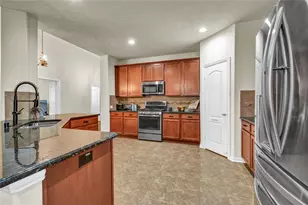 108 Woodridge Xing, Clute, TX 77531 - Photo 5