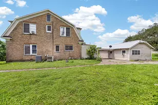 119 E Houston St, Refugio, TX 78377 - Photo 39