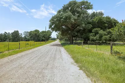 16204 Newberg Rd, Cat Spring, TX 78933 - Photo 13