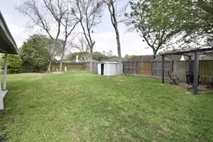 1310 Barrowgate Dr, Sugar Land, TX 77498 - Photo 41