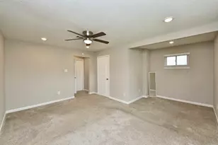 1310 Barrowgate Dr, Sugar Land, TX 77498 - Photo 29