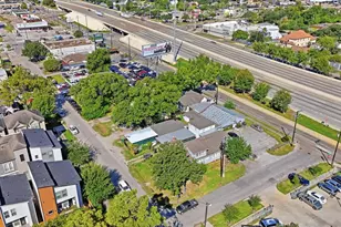 2809 Lawrence St, Houston, TX 77008 - Photo 3