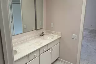 100 Litchfield Ln, Houston, TX 77024 - Photo 25