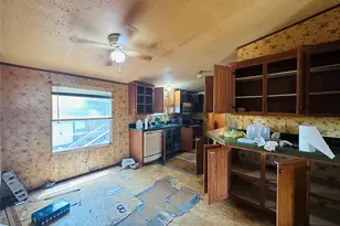 190 Carmen Blvd, Conroe, TX 77306 - Photo 5
