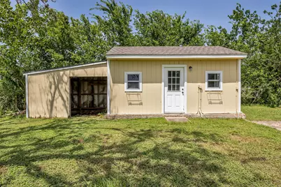 1075 Harrisburg Road, Brenham, TX 77833 - Photo 41