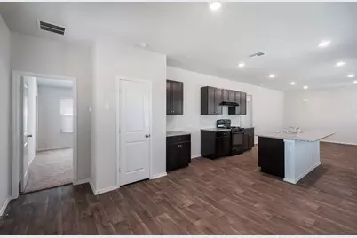 4009 Bronco Station Lane, League City, TX 77573 - Photo 9