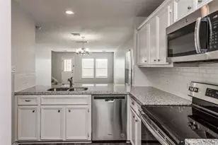 726 Redwing Park Dr, Houston, TX 77009 - Photo 9