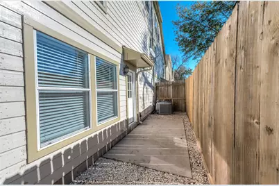 726 Redwing Park Drive, Houston, TX 77009 - Photo 19