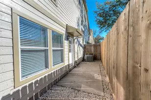 726 Redwing Park Dr, Houston, TX 77009 - Photo 19