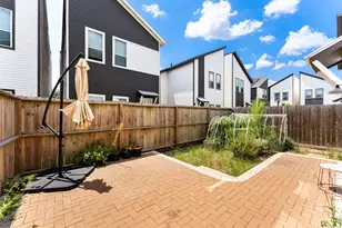 5825 Francis Oak Pl, Houston, TX 77091 - Photo 33