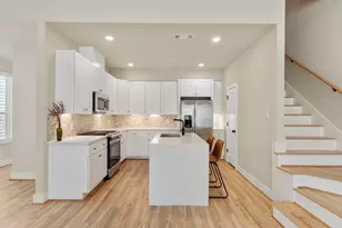 5825 Francis Oak Pl, Houston, TX 77091 - Photo 7